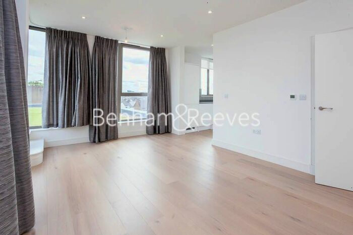 2 Bedroom Flat To Rent In Seaford Road, Northfields, W13
