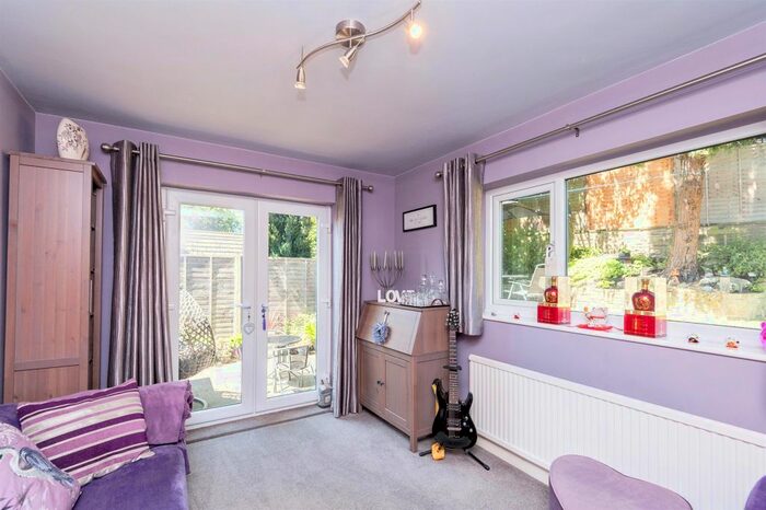 4 Bedroom Detached House For Sale In Summerfield Grove, Baildon, Shipley, BD17