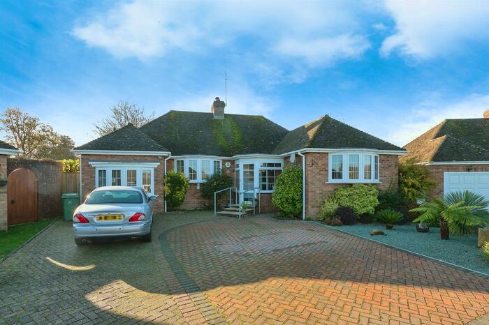 3 Bedroom Detached Bungalow For Sale In The Martlets, Broad Oak, Rye, TN31