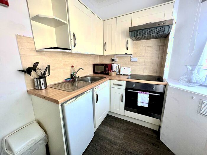 Flat To Rent In Bridge Terrace, Albert Road South, SO14
