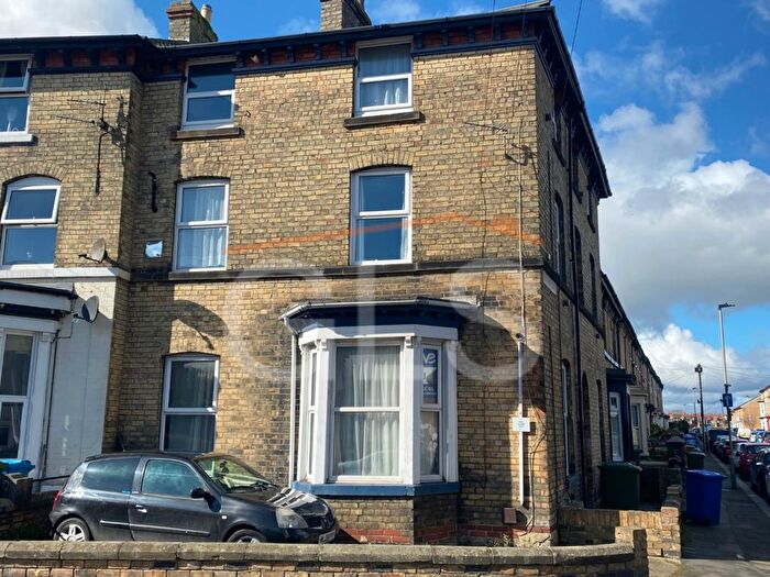 1 Bedroom Flat To Rent In Norwood Street, Scarborough, North Yorkshire, YO12