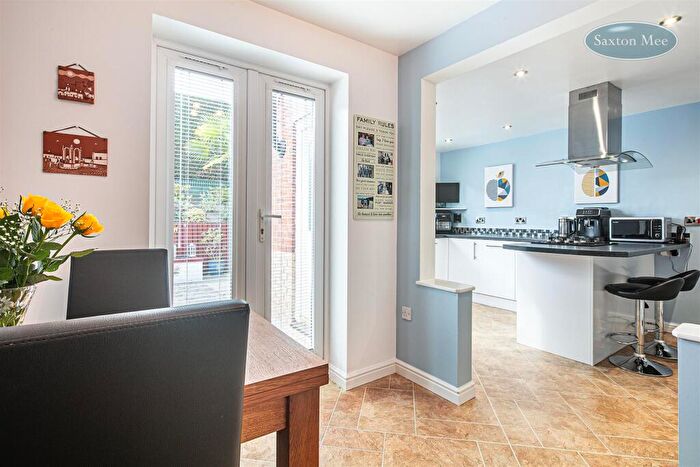 4 Bedroom Detached House For Sale In Thorncliffe View, Chapeltown, Sheffield, S35