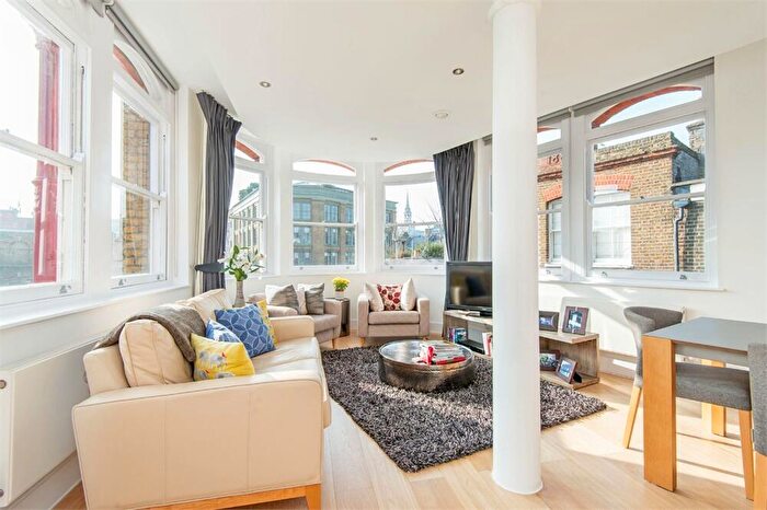 2 Bedroom Apartment To Rent In Albemarle Way, EC1V