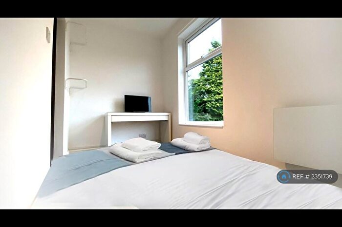 1 Bedroom Flat To Rent In Withington, Manchester, M20