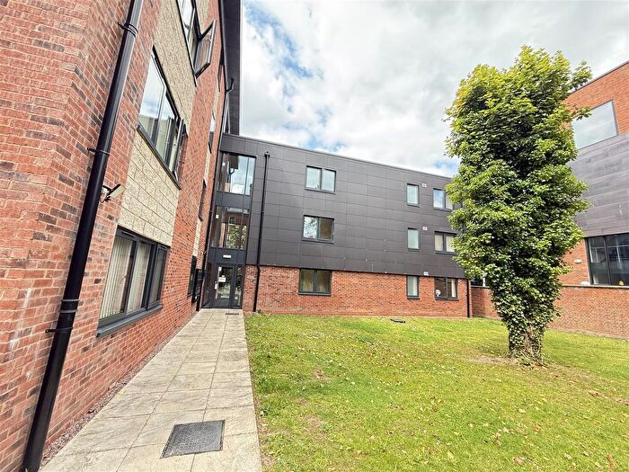 1 Bedroom Flat To Rent In Ednam Road, Dudley, DY1
