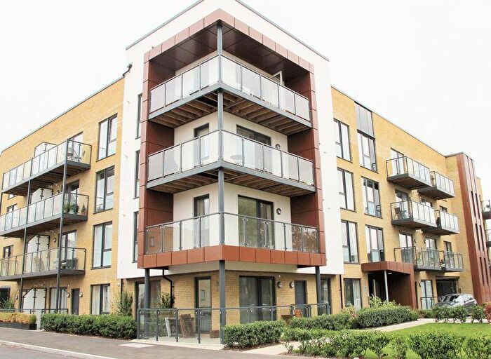 2 Bedroom Apartment For Sale In Downey House, Kings Park, Harold Wood, RM3