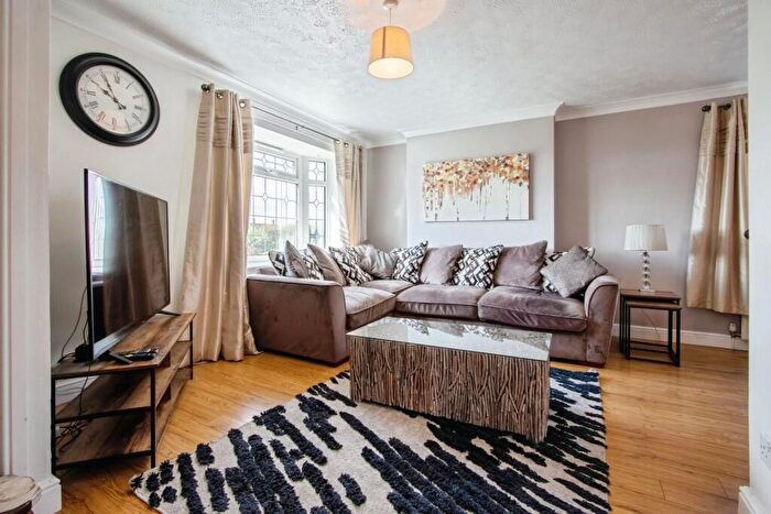 2 Bedroom Flat To Rent In Tunstall Road, Addiscombe, Croydon, CR0