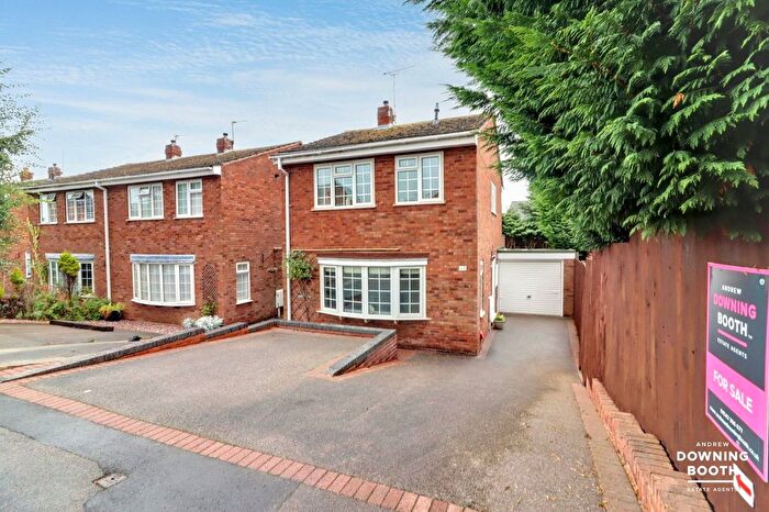 3 Bedroom Link Detached House For Sale In Lovell Road, Yoxall - No Upward Chain, DE13