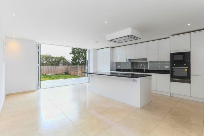 4 Bedroom Detached House To Rent In Higher Drive, Purley, CR8