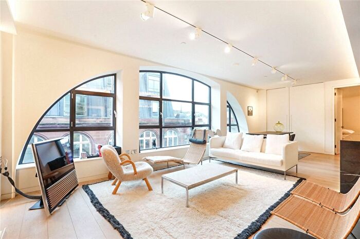 3 Bedroom Flat To Rent In Wardour Street, London, W1F