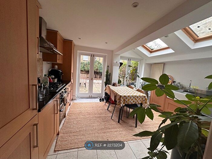 2 Bedroom Terraced House To Rent In Ashbury Road, London, SW11