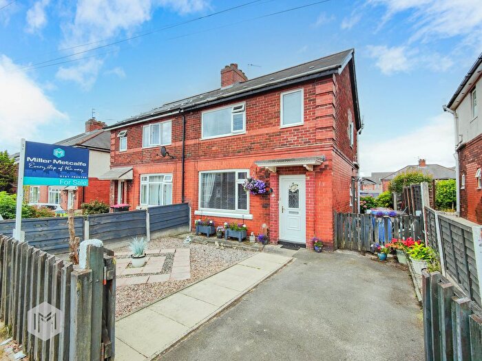 3 Bedroom Semi-detached House For Sale In Poplar Road, Worsley, Manchester, M28