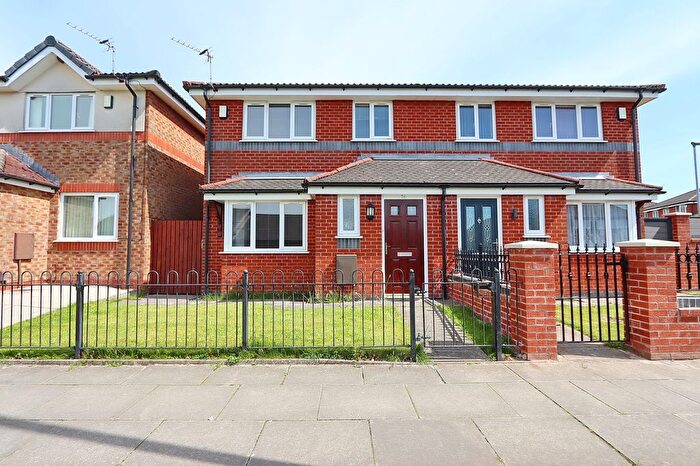 3 Bedroom Property To Rent In Albert Road, Whitefield, M45