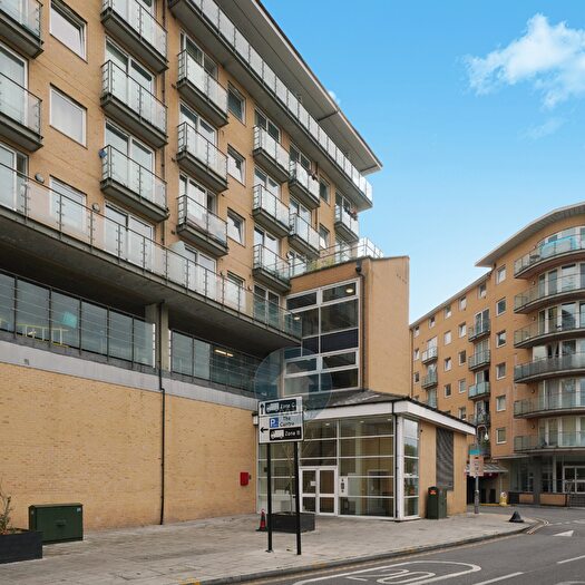 2 Bedroom Flat To Rent In Bedfont Lane, Feltham, TW13