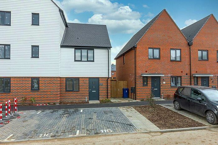 2 Bedroom Semi-Detached House To Rent In Feaver Drive, Faversham, ME13