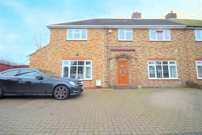 4 Bedroom Semi-Detached House To Rent In Oaks Road, Stanwell, Staines, TW19