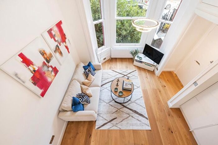 1 Bedroom Flat To Rent In Netherhall Gardens, Hampstead, London, NW3