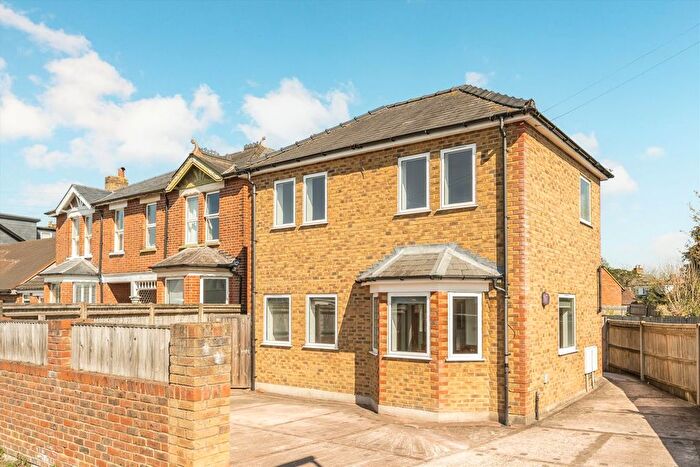 3 Bedroom Detached House To Rent In Old Charlton Road, Shepperton, TW17