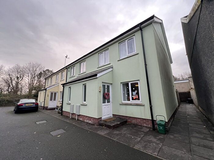 2 Bedroom Property To Rent In Clos Y Glowyr, Tumble, Llanelli, SA14
