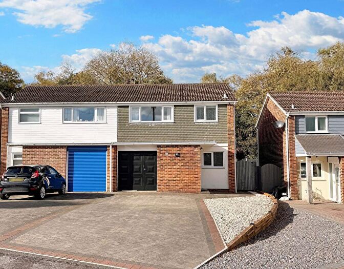 3 Bedroom Semi-Detached House For Sale In Birchdale, Hythe, SO45