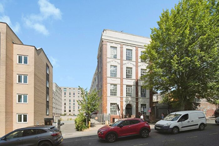1 Bedroom Flat For Sale In Coombe Road, Brighton, East Sussex, BN2