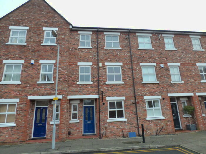 4 Bedroom Town House To Rent In Old Oak Street, Didsbury, M20