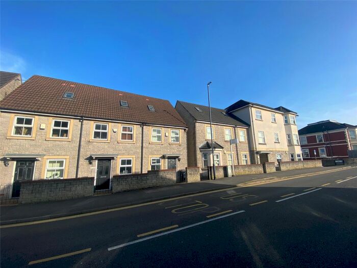 3 Bedroom Detached House To Rent In Hanham Road, Kingswood, Bristol, Gloucestershire, BS15