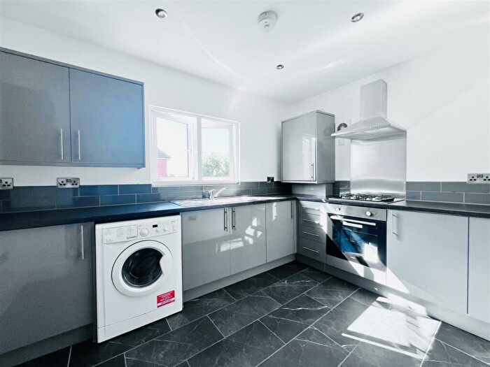2 Bedroom Apartment To Rent In Loughborough Road, West Bridgford, Nottingham, NG2