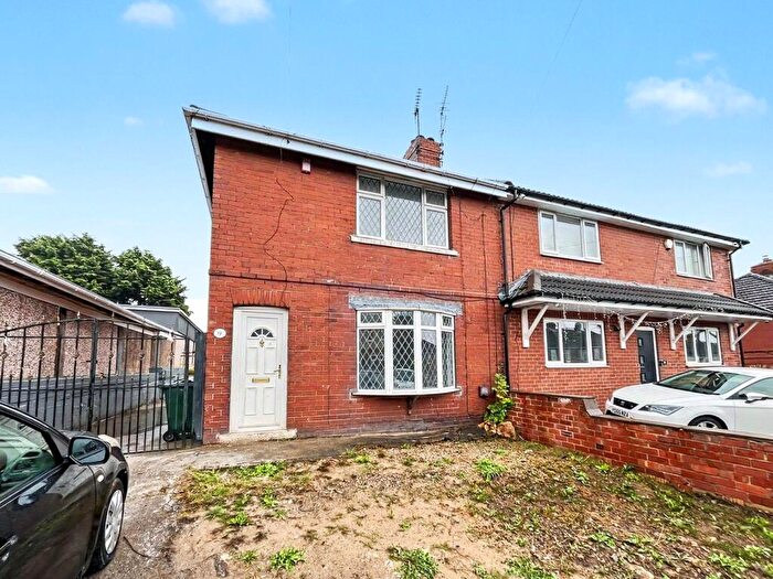 3 Bedroom Semi-Detached House To Rent In Heatherdale Road, Maltby, Rotherham, S66