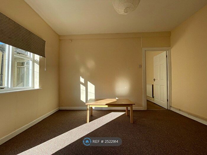 1 Bedroom Flat To Rent In Canon Street, Taunton, TA1