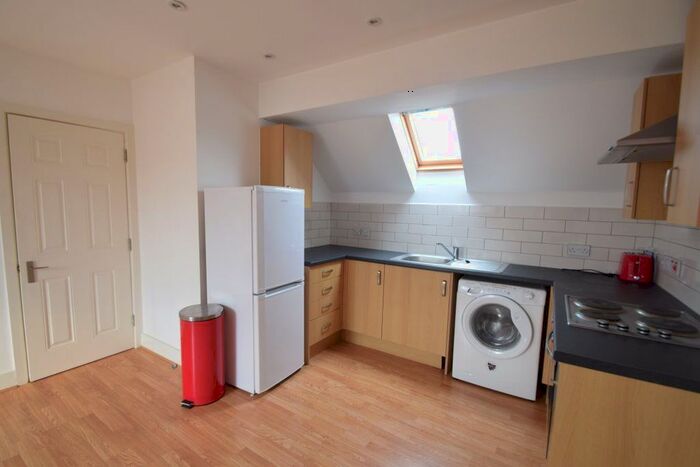 1 Bedroom Flat To Rent In Howardsgate, Welwyn Garden City, AL8