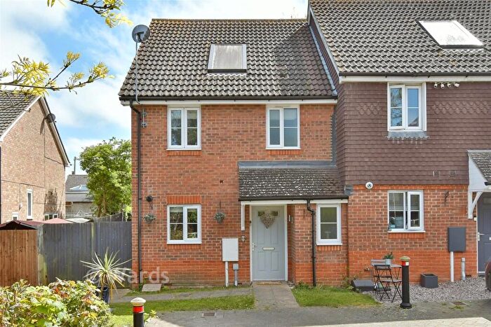 3 Bedroom End Of Terrace House For Sale In Nunnery Grove, Minster On Sea, Sheerness, Kent, ME12