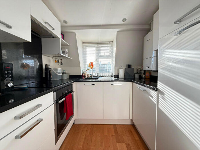 2 Bedroom Flat For Sale In Goring Road, Worthing, BN12