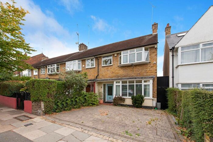 4 Bedroom Terraced House For Sale In Wilton Road, London, N10