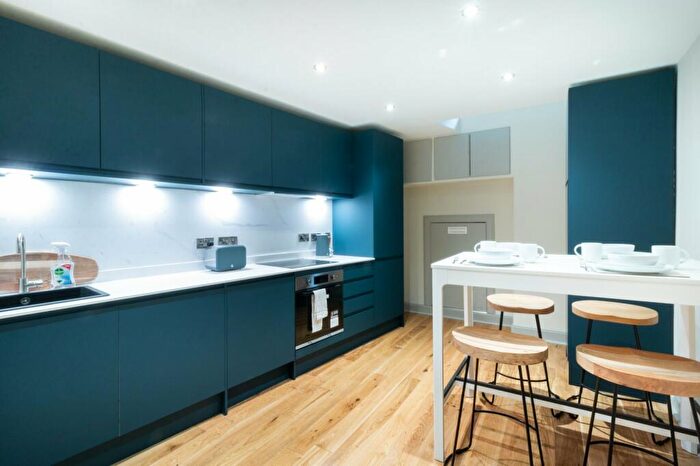 2 Bedroom Property To Rent In St Stephen Street, Edinburgh, Midlothian, EH3