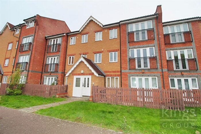 1 Bedroom Flat For Sale In Foundry Gate, Waltham Cross, EN8
