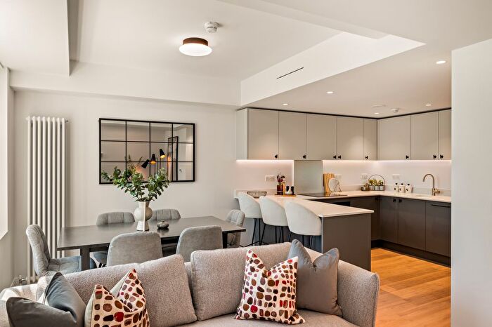 3 Bedroom Flat To Rent In Duncan House, Dolphin Square, Chichester Street, London, SW1V