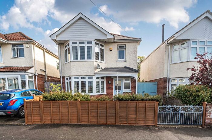 3 Bedroom Detached House For Sale In Claremont Crescent, Regents Park, Southampton, Hampshire, SO15