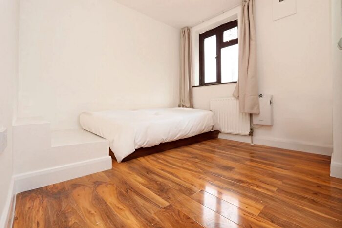 1 Bedroom House To Rent In Murray Square, London, E16