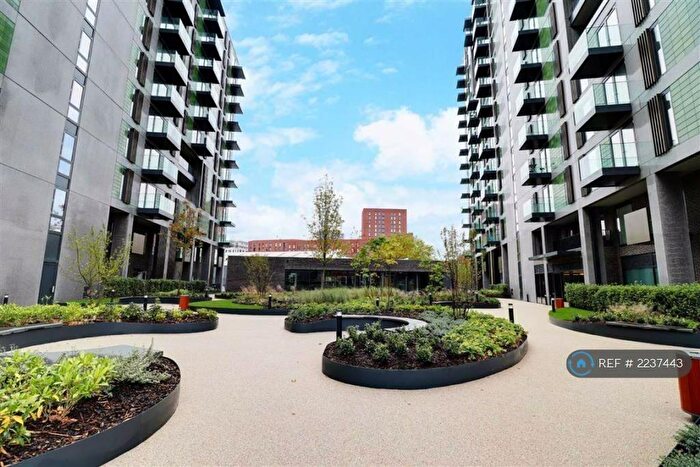 2 Bedroom Flat To Rent In Block A, Salford, M3