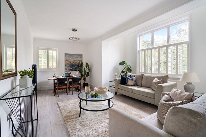 2 Bedroom Bungalow To Rent In Bath Road, Hare Hatch, Reading, RG10