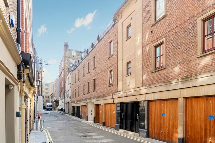 2 Bedroom Flat To Rent In Ormonde Yard, London, SW1Y