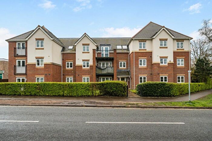 2 Bedroom Flat For Sale In Hiltingbury Road, Chandler's Ford, Eastleigh, Hampshire, SO53