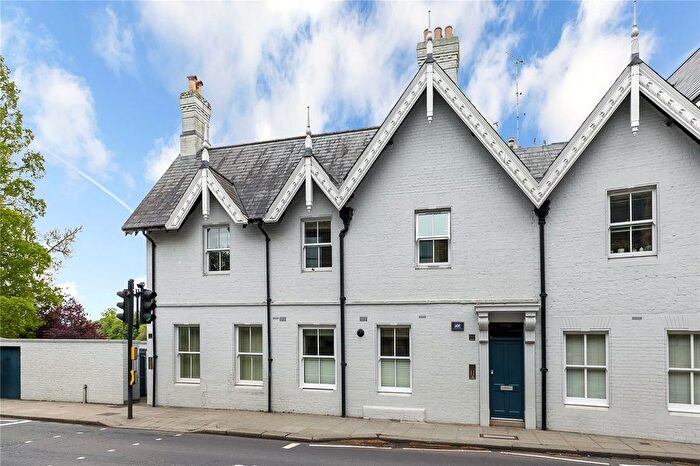 2 Bedroom Flat To Rent In Petersham Road, Richmond, TW10