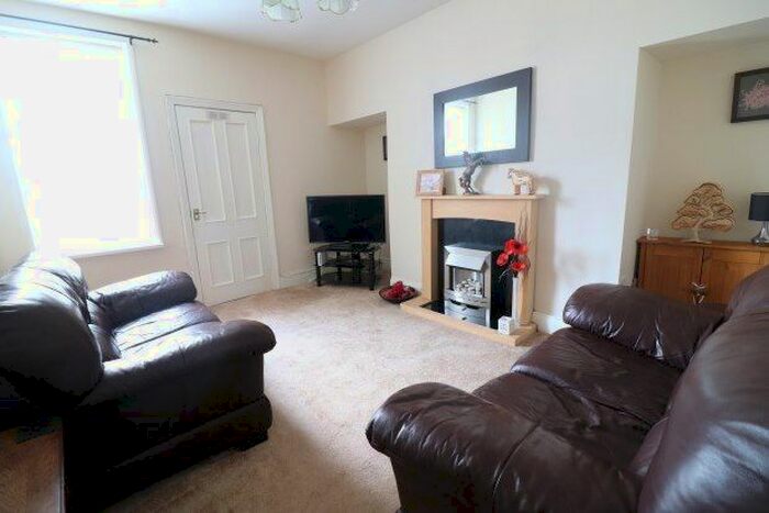 2 Bedroom Flat To Rent In Meadow Terrace, Houghton Le Spring, DH4