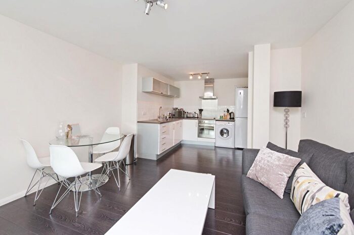 1 Bedroom Flat To Rent In St. George Wharf, London, SW8