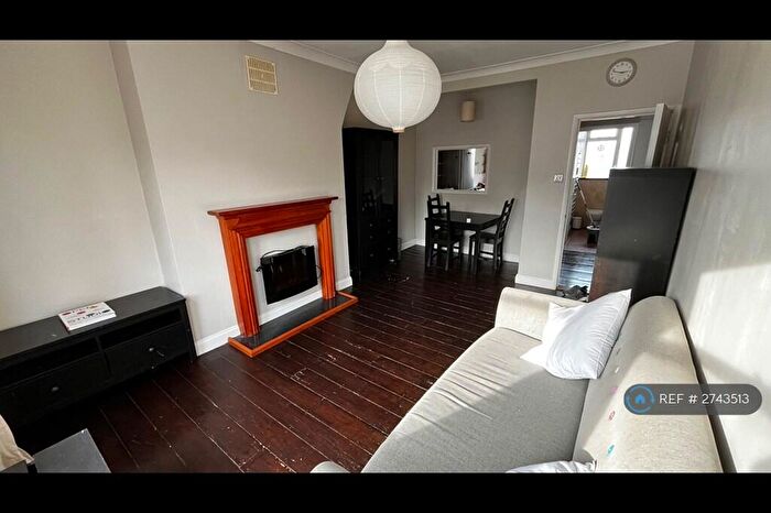 1 Bedroom Flat To Rent In Penford Street, London, SE5