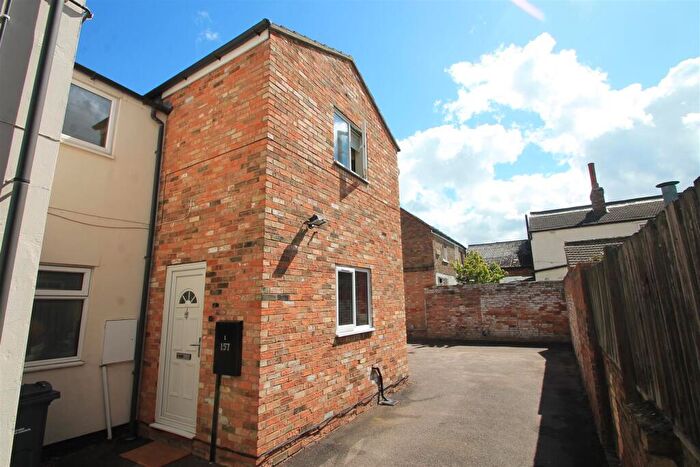 1 Bedroom Flat To Rent In Castle Road, MK40