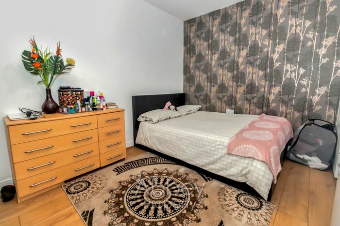 Studio To Rent In Chequer Street, Luton, LU1