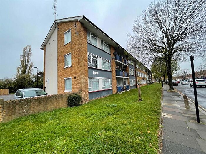 1 Bedroom Flat To Rent In Lady Margaret Road, Southall, UB1